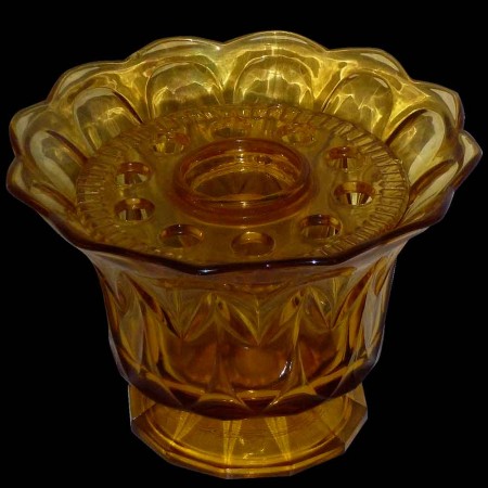 Art Nouveau vaas met     spikes