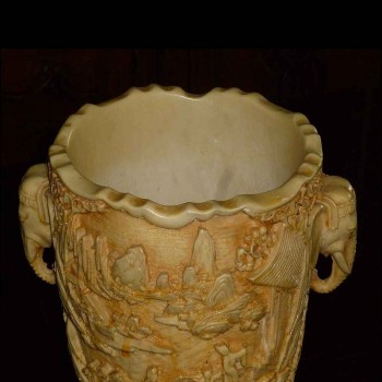 Ivorische Vase geschnitzt asiatische Kunst China XX Jahrhundert