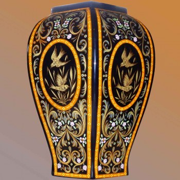 Ceramic vase with exclusive Italy decor