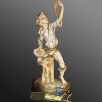 Statuette on a marble base signed Simonetti