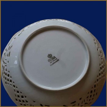 "Gloria" perforated porcelain basket