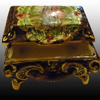 Bequet-Quaregnon-aardewerk bonbondoos-België-handbeschilderd en gehoogd met goud