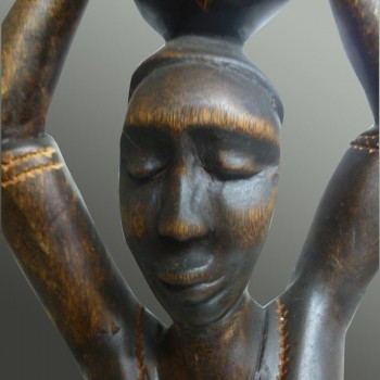 Art tribal porteuse d'eau Sénégal 1960-1970