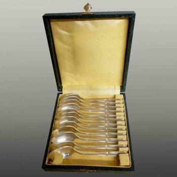 Schachtel mit 12 Silberlöffeln aus dem 20. Jahrhundert century