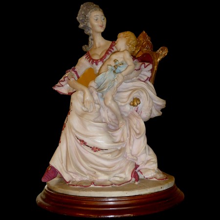 Statuette femme et enfant