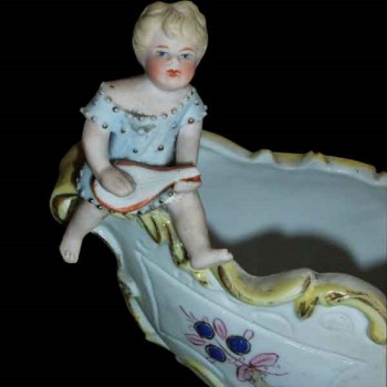 Bizcocho de porcelana Querubines de finales del siglo XIX.